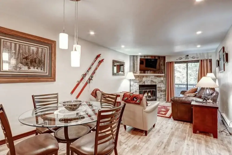 1001 Grandview C14 by RedAwning