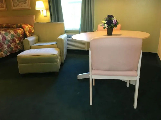 Woodstream Inn