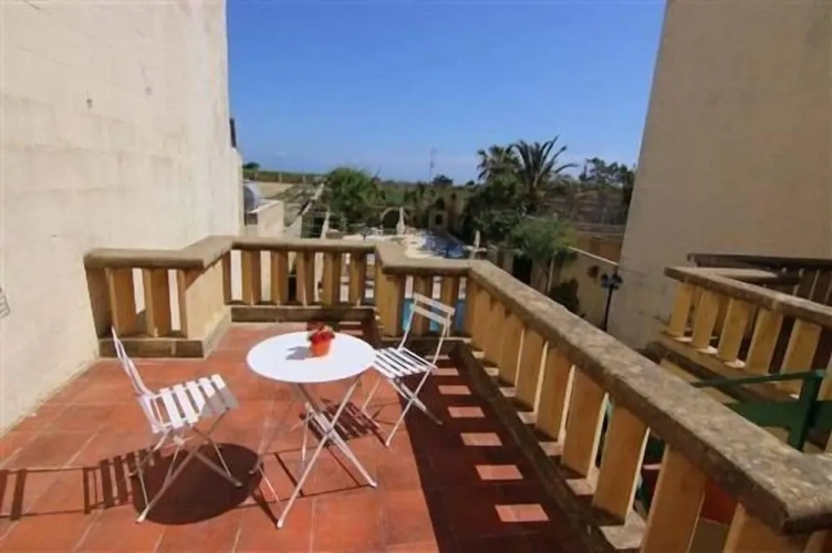 1 Bedroom Standard Quadruple Family room with balcony and with view