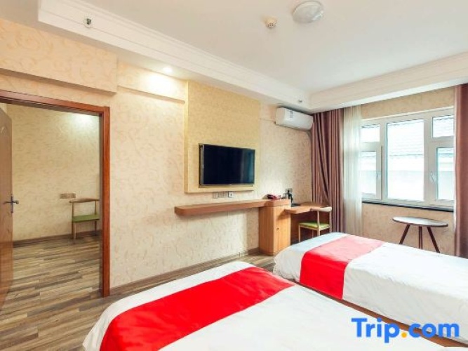 Quadruple Suite
