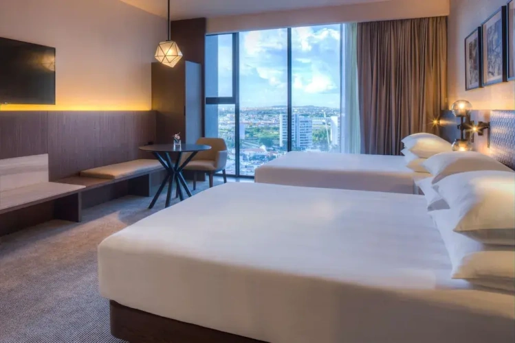 Quadruple room with city view