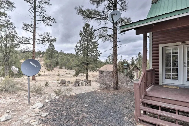Fire Pit + Game Room: Heber-overgaard Cabin!