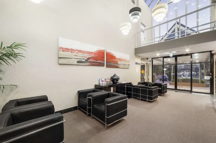 Ciloms Airport Lodge