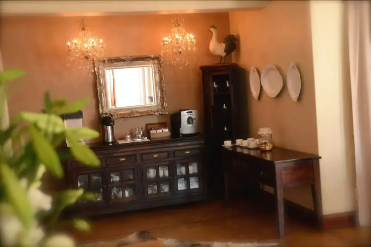Elegant Manor Guest House