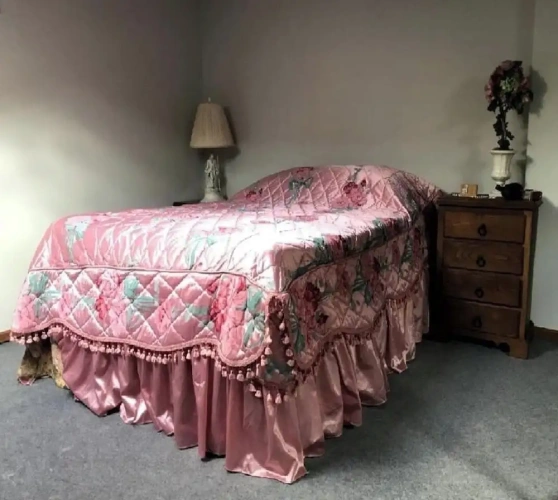 Economy room