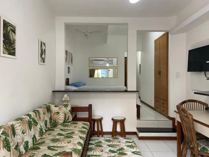 Flat no Farol da Barra 129