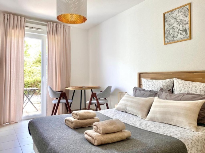 1 Bedroom Apartment