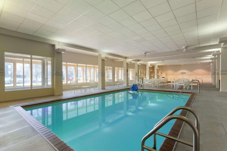 Country Inn & Suites by Radisson, Bloomington at M photo 17