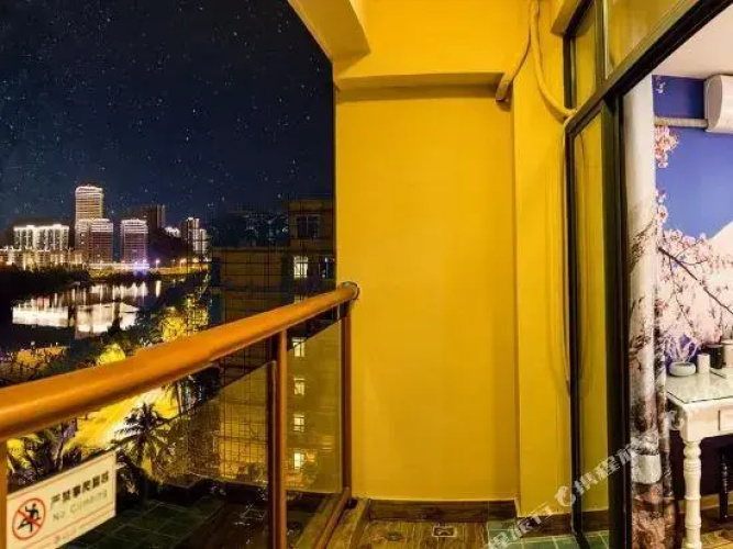 Crystal Love Theme Hotel
