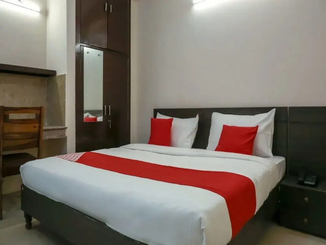 OYO Flagship 17382 AV Residency