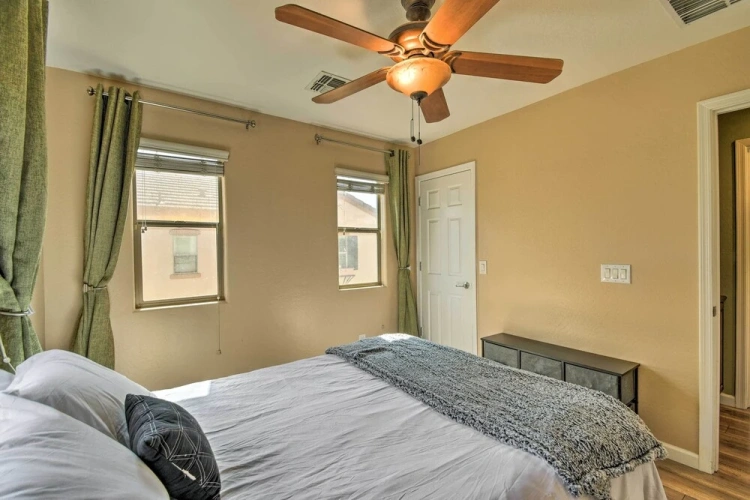 4 Bedrooms Cottage