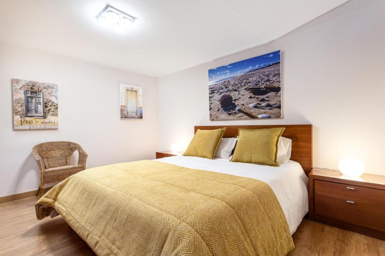 4 Bedrooms Cottage