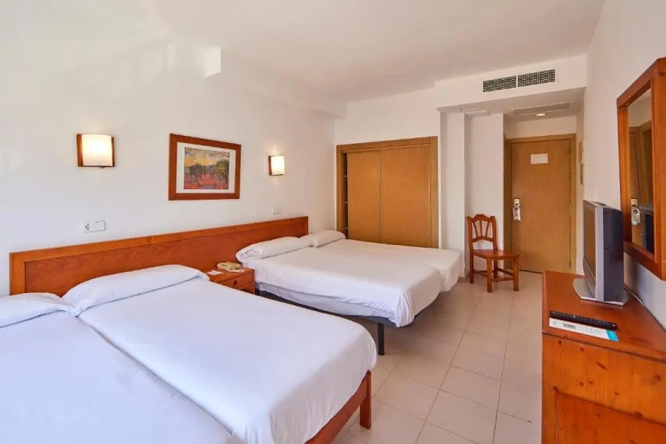 Standard Quadruple room