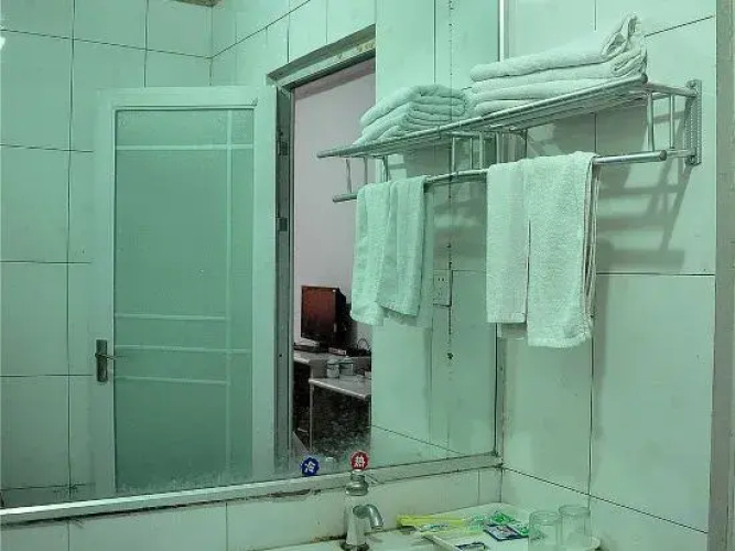 Mengyin Longsheng Express Hotel
