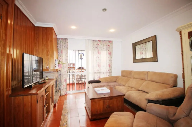1057 Villa Maite
