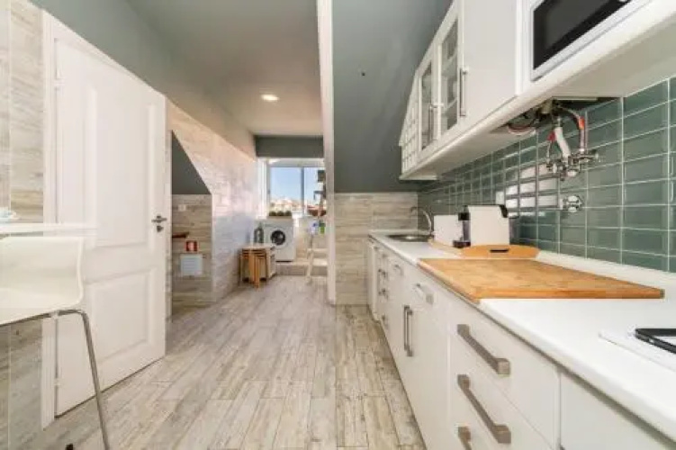 Large family flat in Campo de Ourique