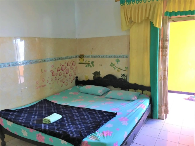 Economy room