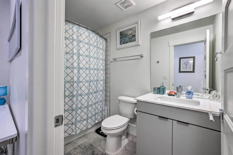 3 Bedrooms Apartment