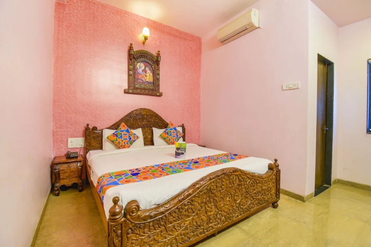 FabHotel Paradise For You