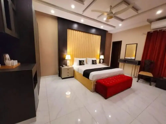 Palm Tree Hotel & Luxury Suites