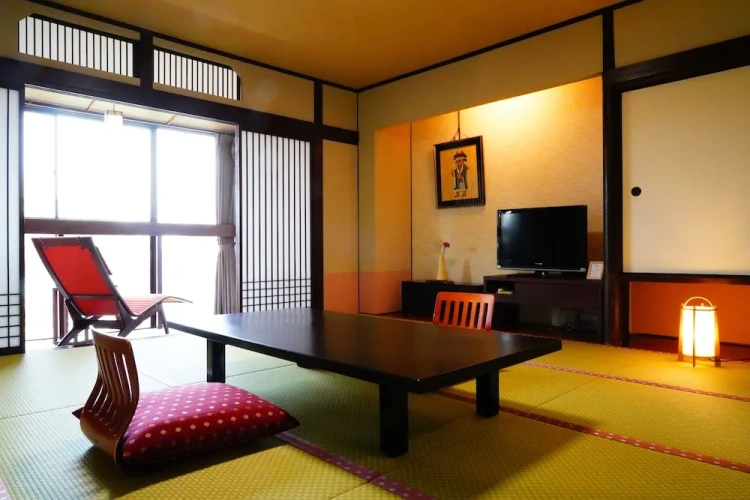 Standard Twin room with view