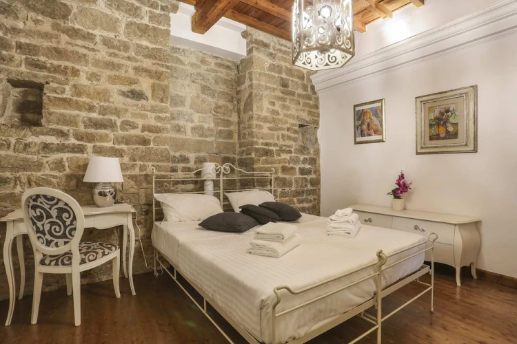 Pontevecchio Stylish Apartment in Florence