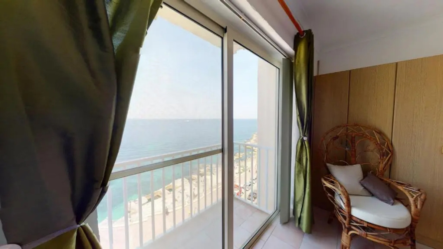 6th floor seafront apartment with open sea views