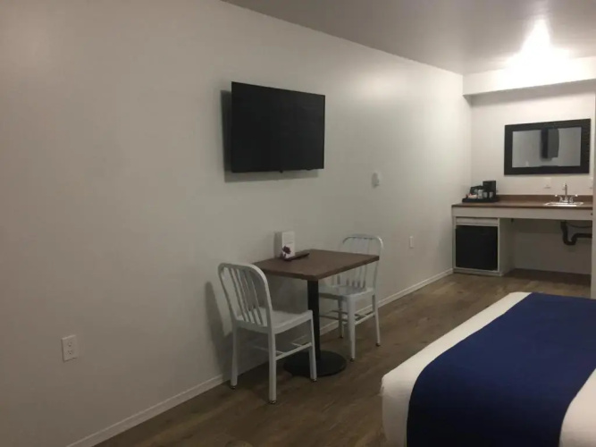 Humpback Inn