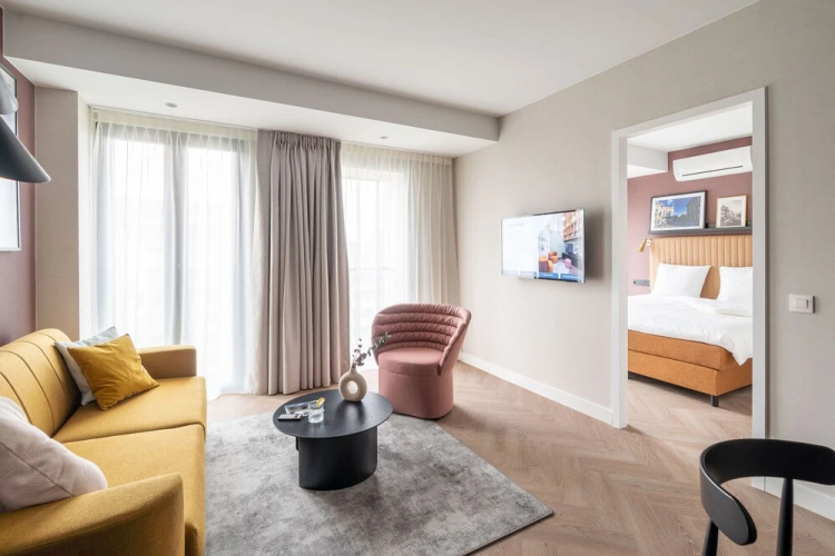 YAYS Antwerp Opera by Numa
