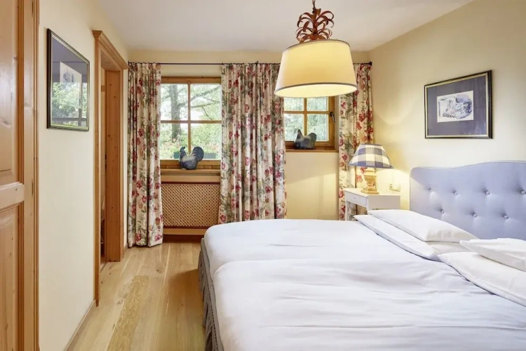 1 Bedroom Superior Apartment with balcony and with mountain view