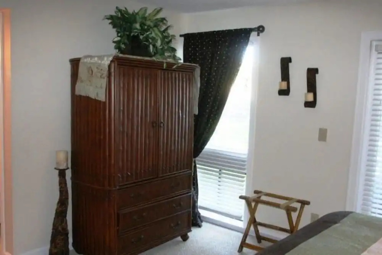 Lake Arrowhead Quarters
