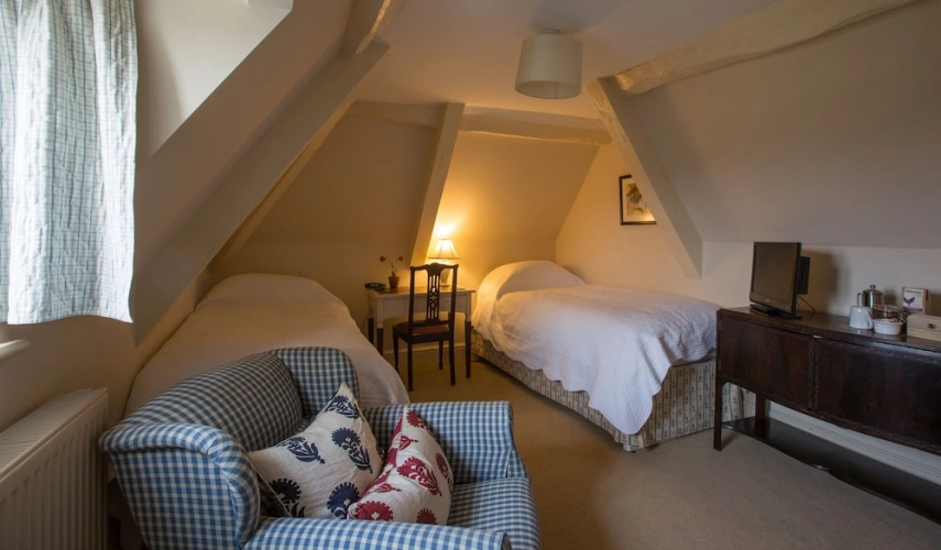 Standard Twin room