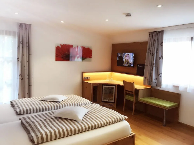 Hotel Am Wiesenhang - Garni