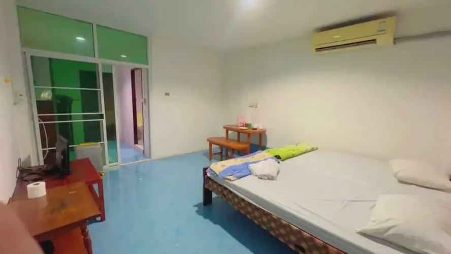 OYO 75596 The Sirisuk House
