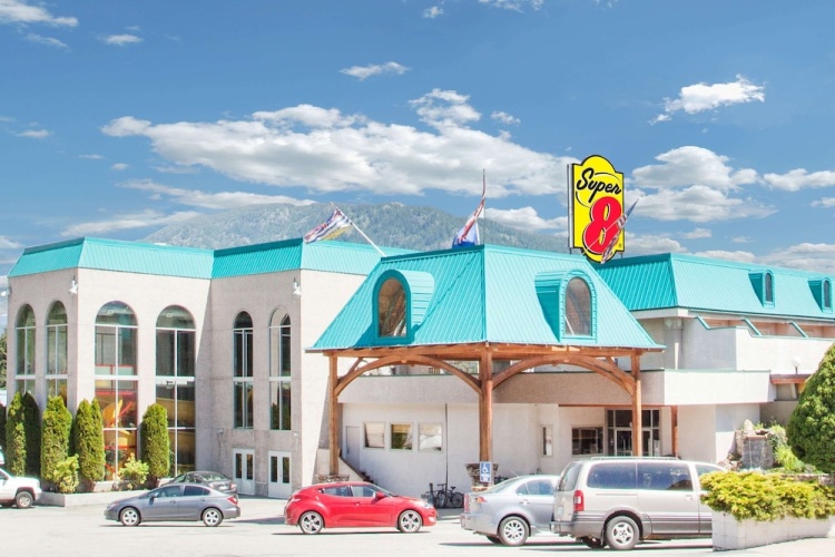 Super 8 By Wyndham Castlegar photo 14
