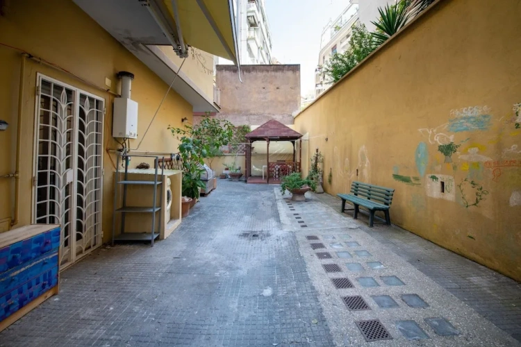 Single Apartment