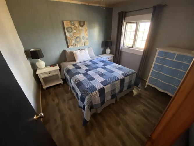 Pines Motel