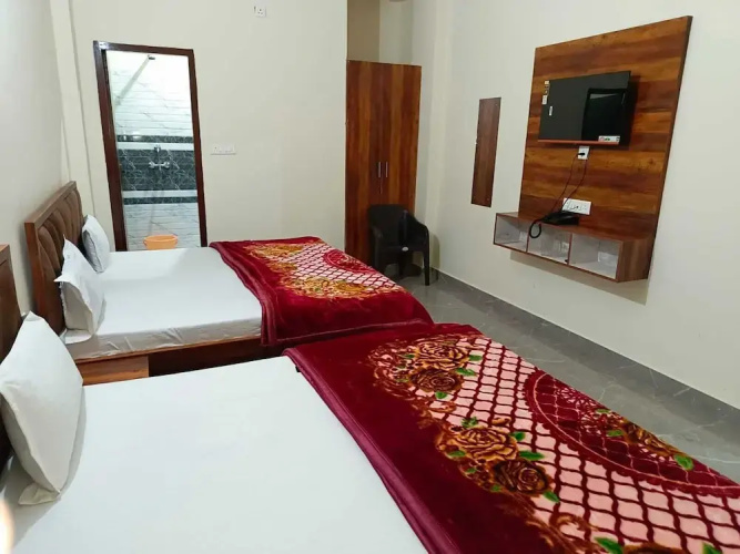 Shri Girraj Residency