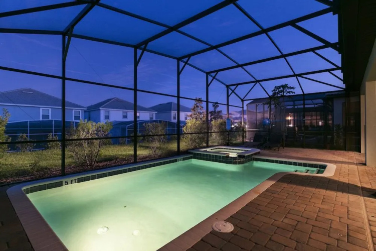 Newly built 6 Bed 6 Bath Pool Home by RedAwning