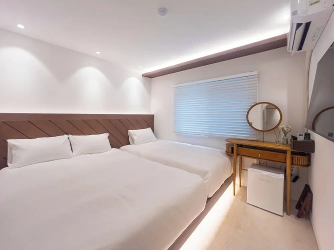 Standard Triple room