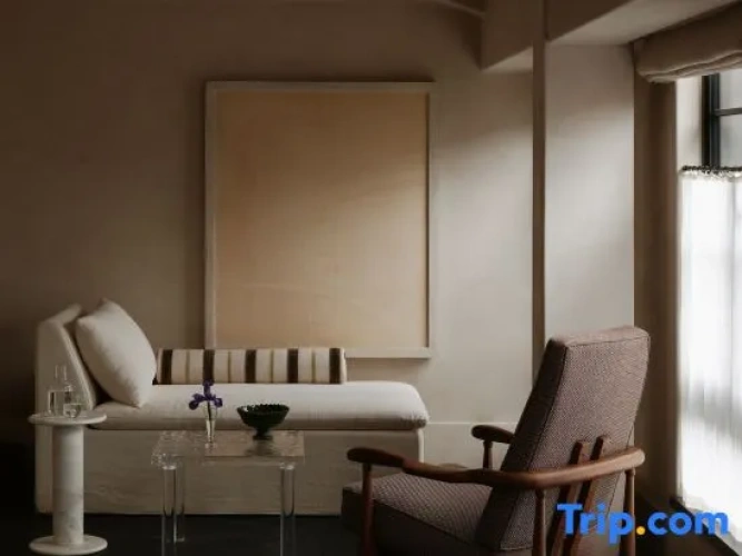 Standard Twin room with courtyard view