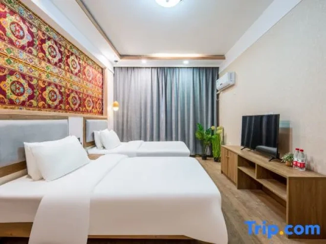 Standard Twin room with mountain view