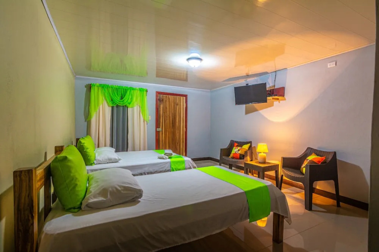 Rio Celeste Springs Blue Lodge