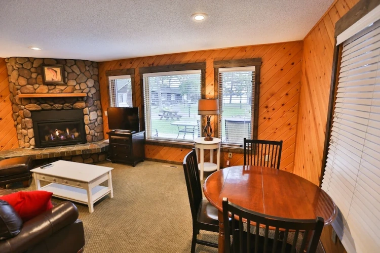 1 Bedroom Standard Double room with lake view