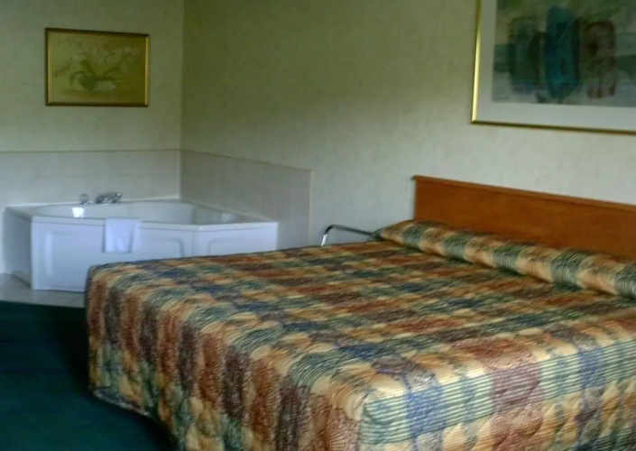 Campton Parkway Inn