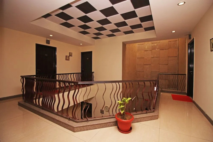 OYO 6558 SD Royal Inn