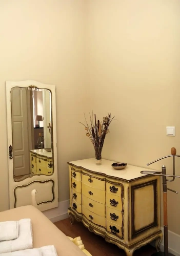 1 Bedroom Apartment with balcony and with city view