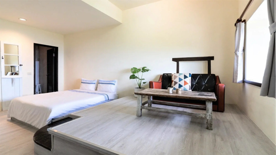 Sunnyroom