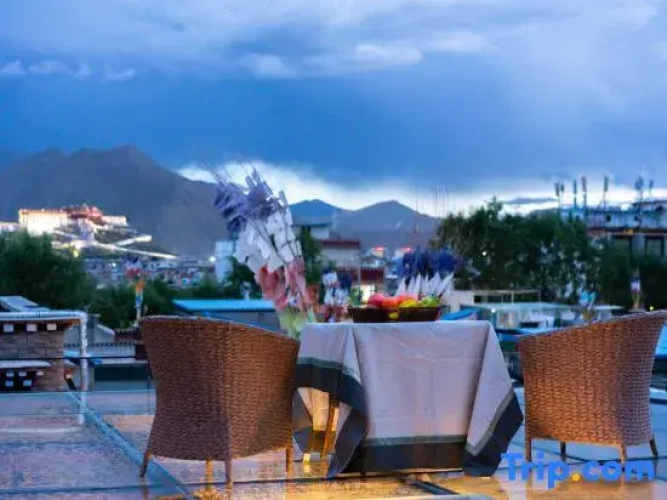 Lobbum Tsang Boutique Hotel