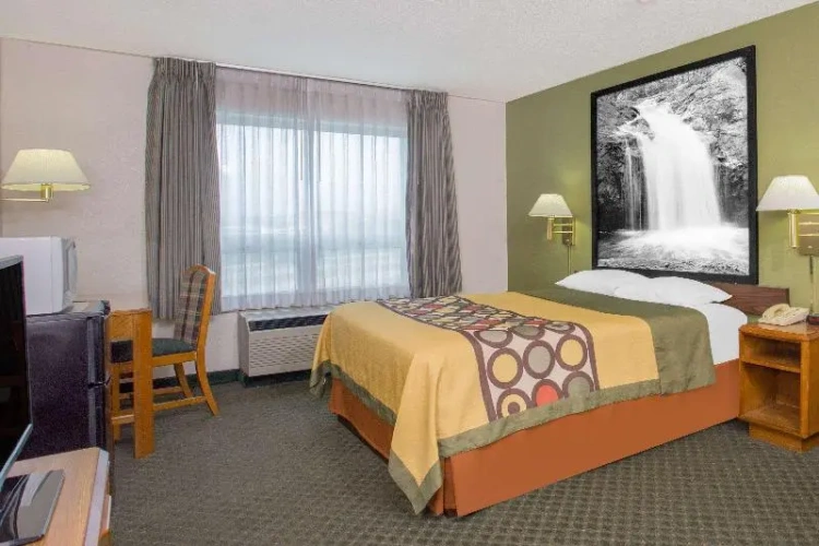 Standard Double room with city view